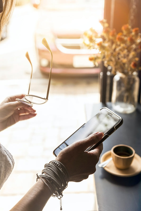 Comprehensive Guide: Making Informed Choices for Budget-Friendly Refurbished Phones in the UK